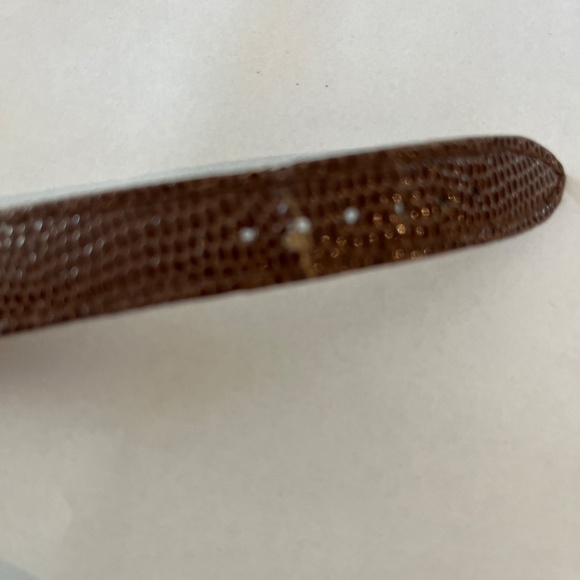 Shye Geometric Gold Dial watch - Picture 4 of 5